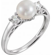 14K White Freshwater Pearl and .04CTW Diamond Ring