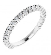 14K White .08 CTW Diamond Band
