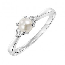 Gems One 10Kt White Gold Diamond (1/20Ctw) & Pearl (7/8 Ctw) Ring
